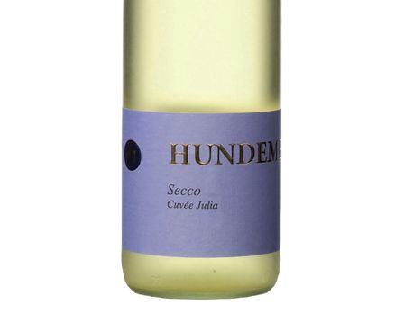 A picture of the wine label of Weingut Hundemer Cuvée Julia